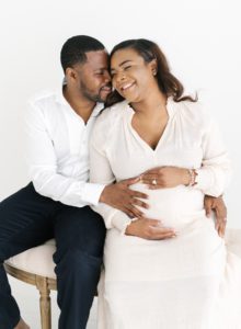 candid maternity photography