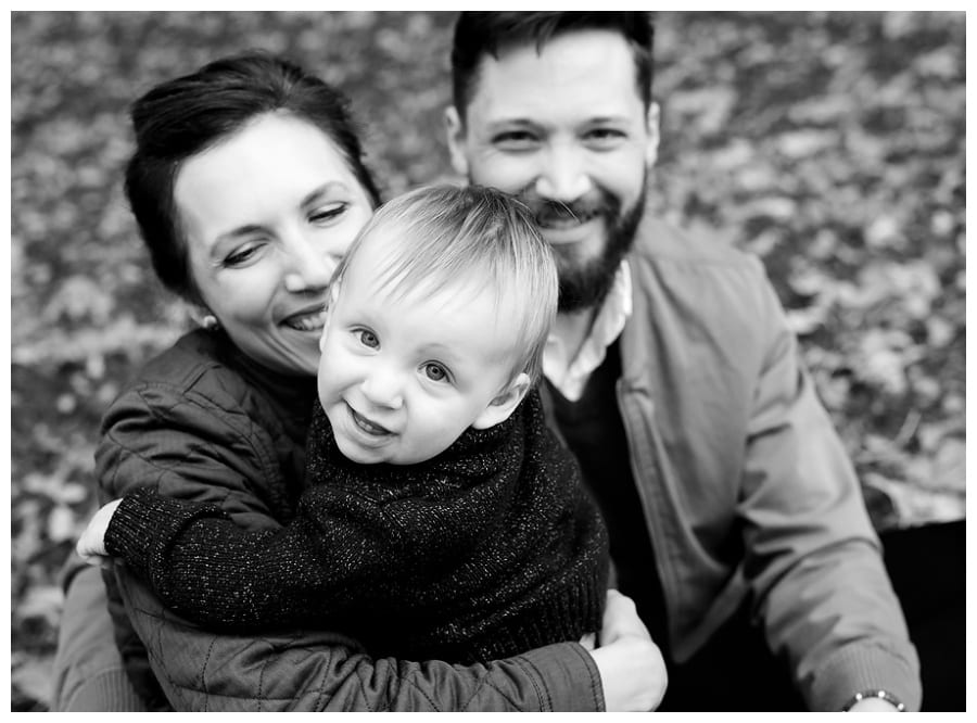 outdoor family photos with toddler